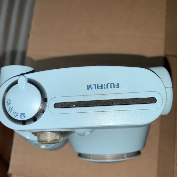 Insta max 75 polaroid ( ACCEPTING OFFERS ) - Picture 2 of 3